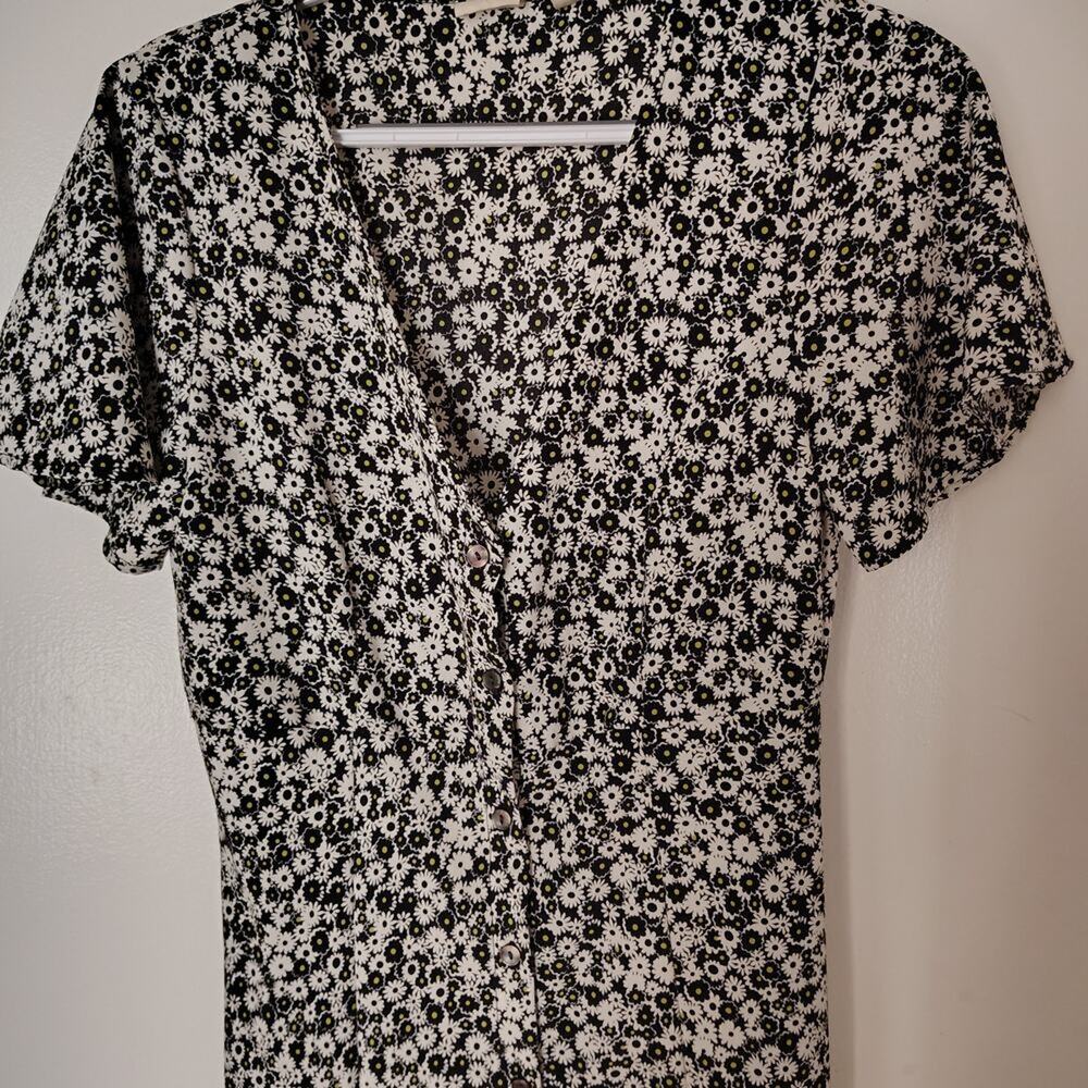 Levi’s Black & White Floral Maxi Dress – Button‑Up, Short Sleeve, Size Small